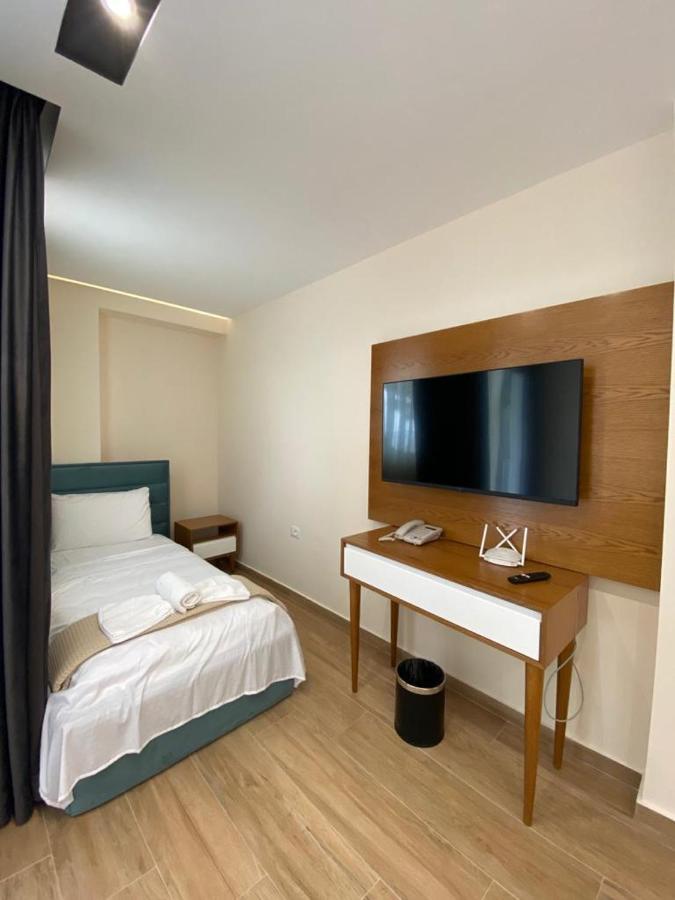 Milenium Hotel Shëngjin Εξωτερικό φωτογραφία