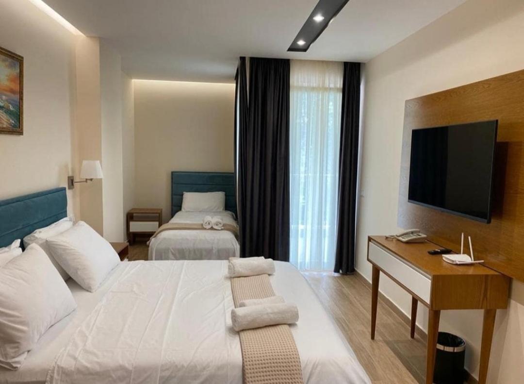 Milenium Hotel Shëngjin Εξωτερικό φωτογραφία